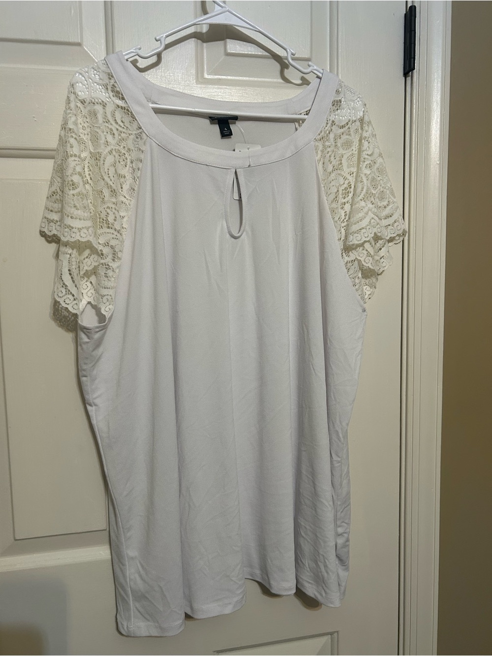 Torrid white blouse with lace sleeves plus size 4x NWT